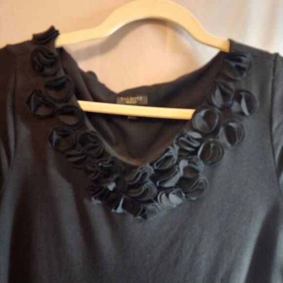 TALBOTS BLACK SHEATH DRESS SIZE 10 TRUE TO SIZE KNEE LENGTH 3/4 SLEEVES ROSETTES - Picture 3 of 7